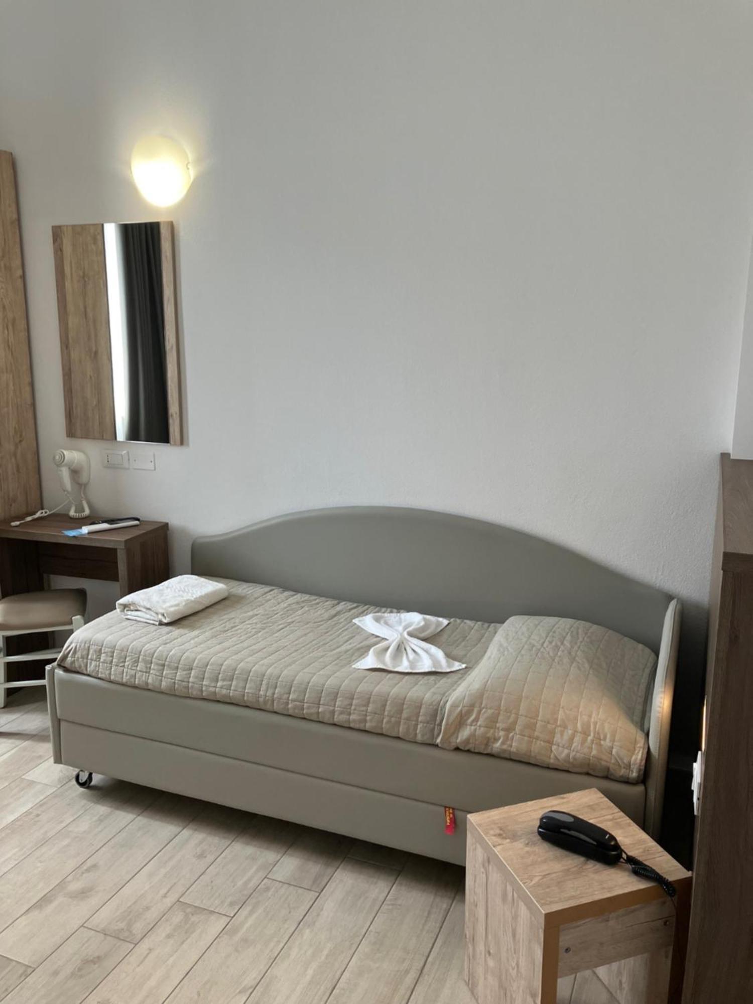 Hotel Bed And Book Rimini Dış mekan fotoğraf